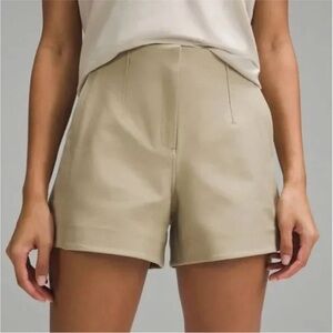 Women’s Utilitech Relaxed-Fit HR Short 3.5”- Tan